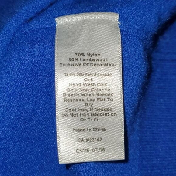 Talbots Lambswool Embroidered & Embellished Sz M Blue Penquin Graphic LS Sweater - Picture 8 of 9